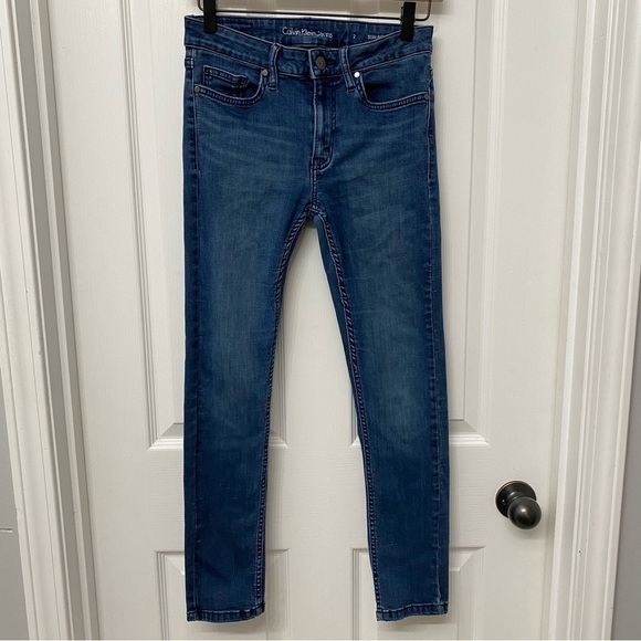Calvin Klein Slim Boyfriend Jeans Size 2 - Picture 1 of 13